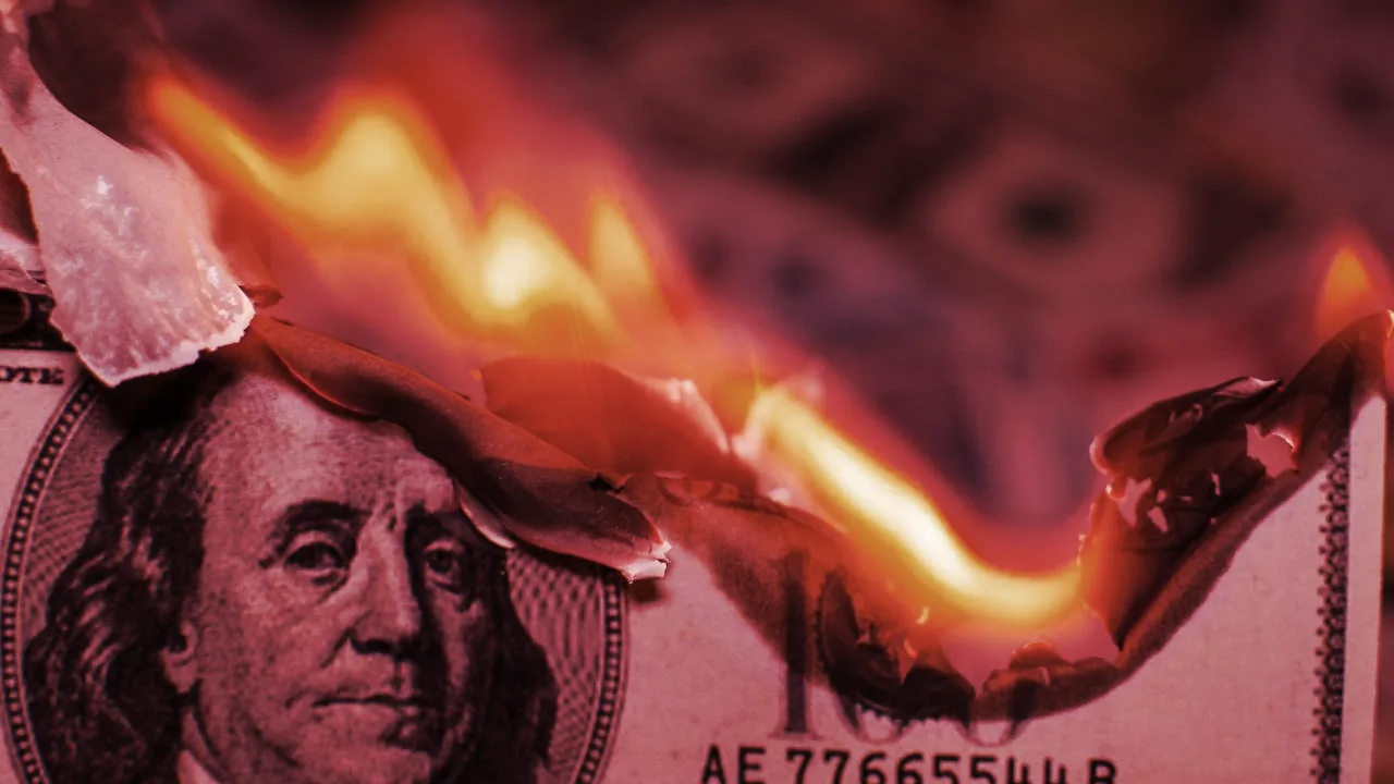 Bitcoin, Ethereum lao dốc sau báo cáo lạm phát