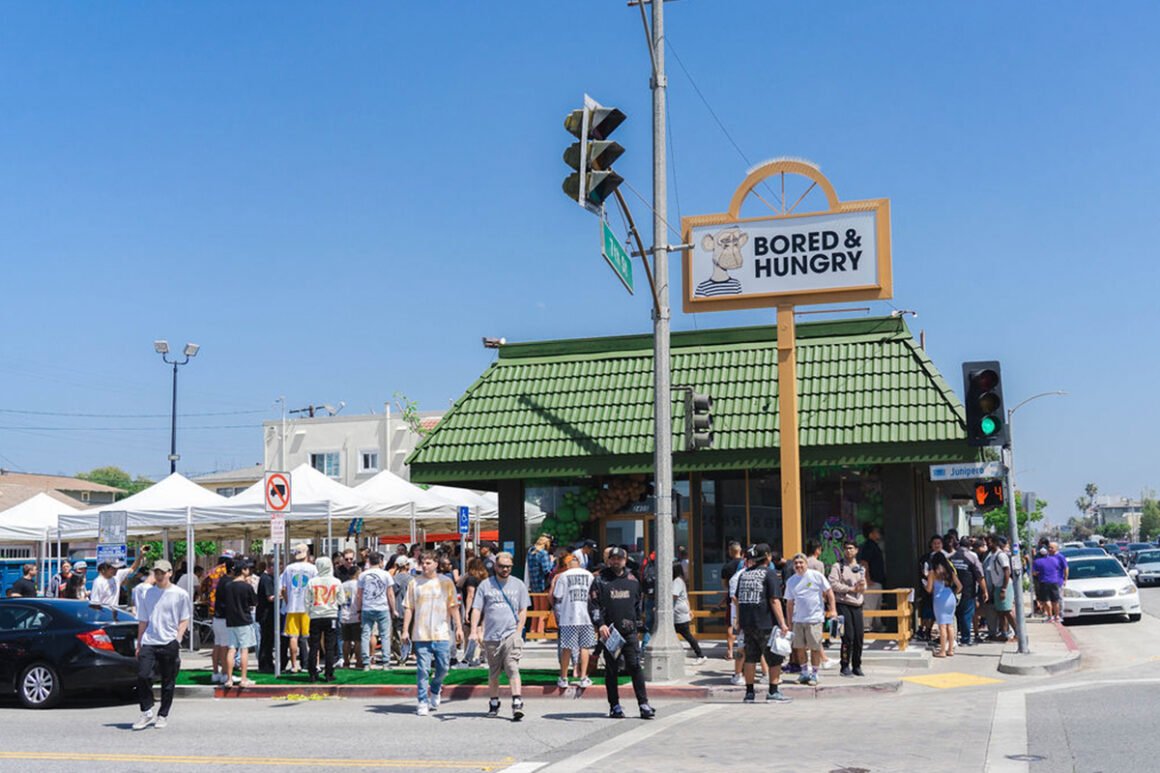 Nhà hàng phong cách BAYC Bored & Hungry ngừng nhận thanh toán tiến điện tử?