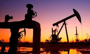 Giá dầu hồi phục khi thời hạn miễn trừ lệnh trừng phạt của Mỹ đang tới gần